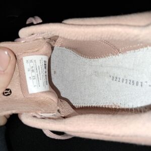 LuLu Women's Pink size 7 sneakers